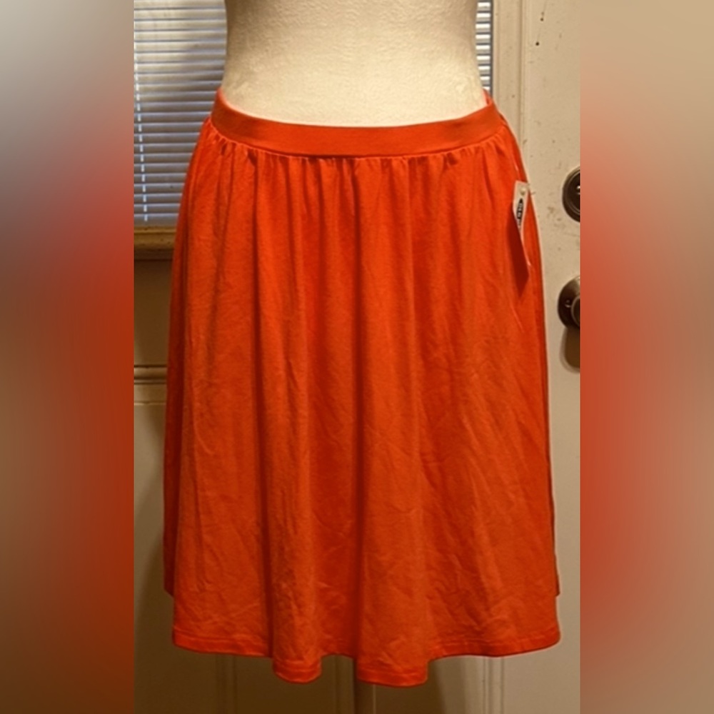 #1138 Old Navy Short Skirt Size Large NWT